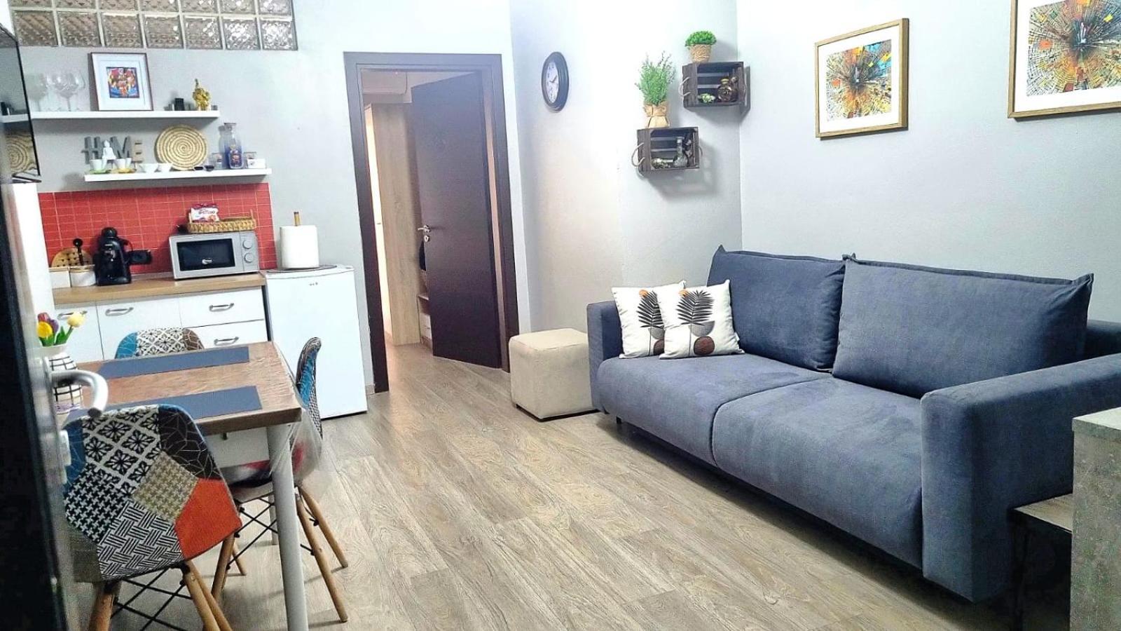 Nevila'S Apartment Tiranë Luaran gambar